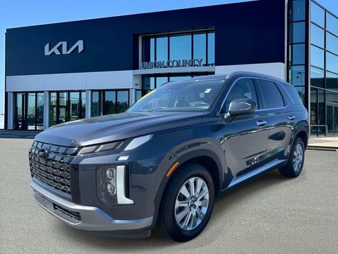 Used 2024 Hyundai Palisade SEL FWD image 3