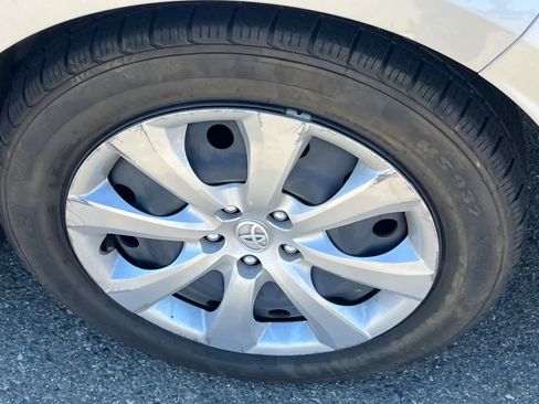 Used 2021 Toyota Corolla LE FWD image 22