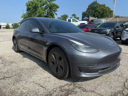 Used 2022 Tesla Model 3 Standard Range RWD image 1