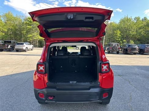 Used 2022 Jeep Renegade Trailhawk image 7