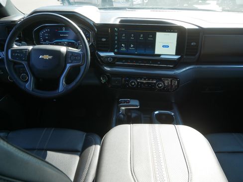 Used 2024 Chevrolet Silverado 1500 High Country w/ High Country Premium Package AWD/4WD image 10