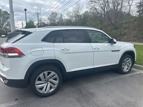 Used 2022 Volkswagen Atlas Cross Sport SE AWD/4WD image 15