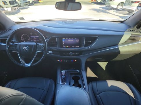Used 2022 Buick Enclave Essence image 18