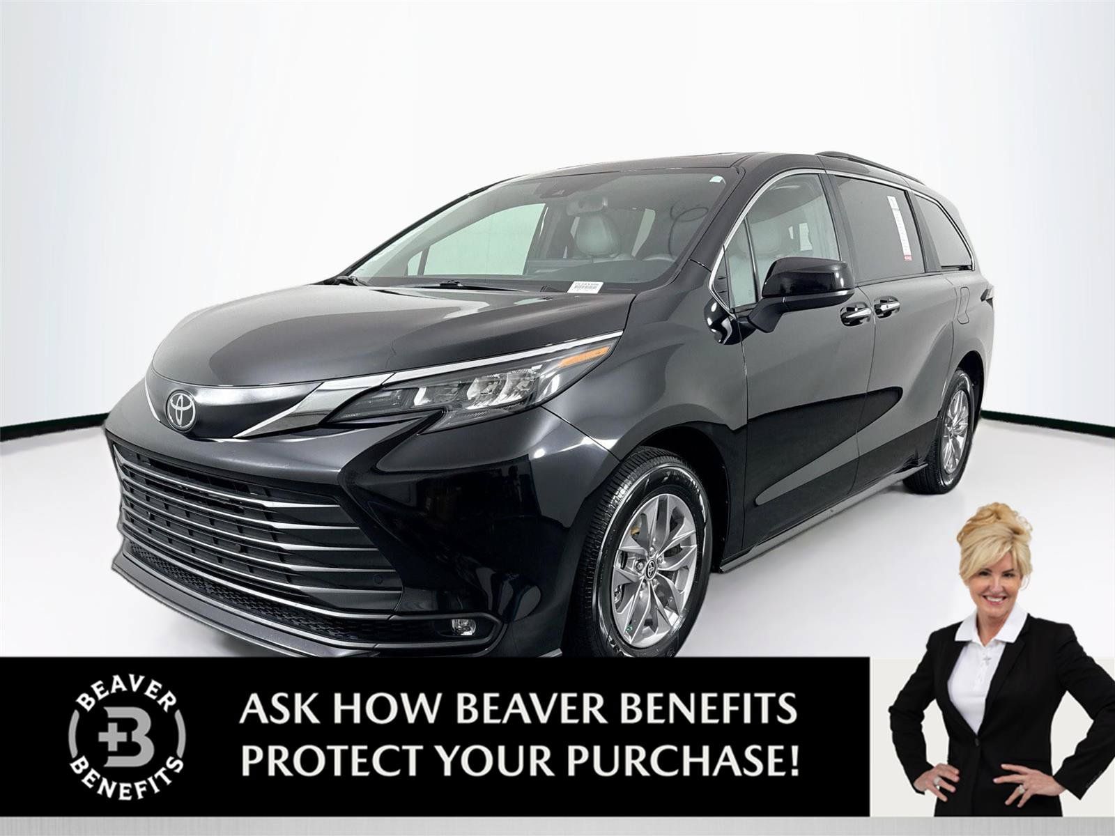 Certified 2026 Toyota Sienna XLE FWD image 1