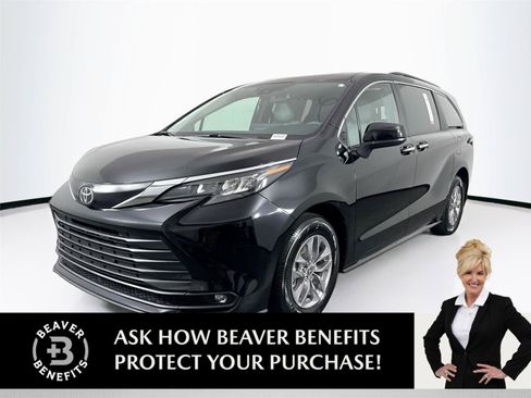 Certified 2026 Toyota Sienna XLE FWD image 1