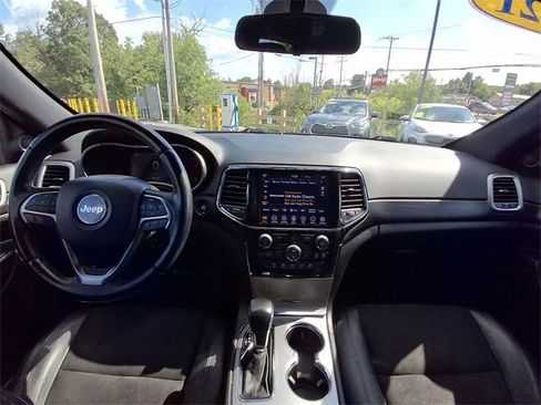 Used 2021 Jeep Grand Cherokee Laredo X image 20