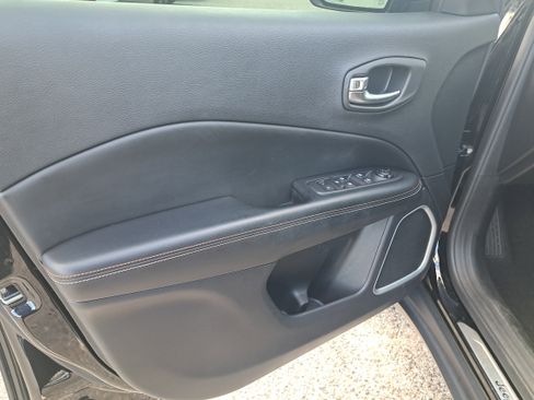 Used 2020 Jeep Compass Latitude w/ Popular Equipment Group image 15