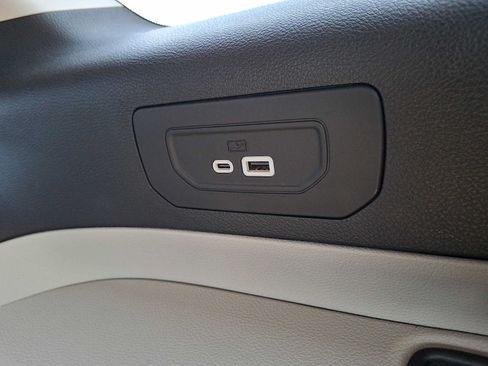 Certified 2022 Jeep Grand Cherokee L Overland w/ Luxury Tech Group IV AWD/4WD image 11