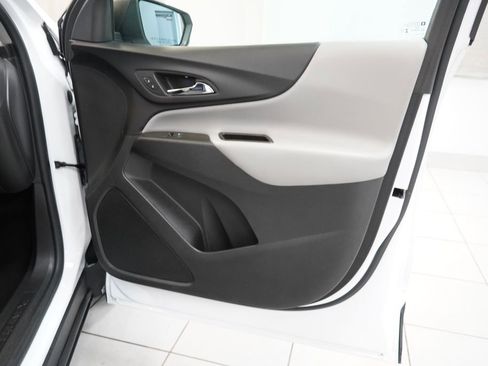 Used 2023 Chevrolet Equinox LS w/ LS Convenience Package image 12