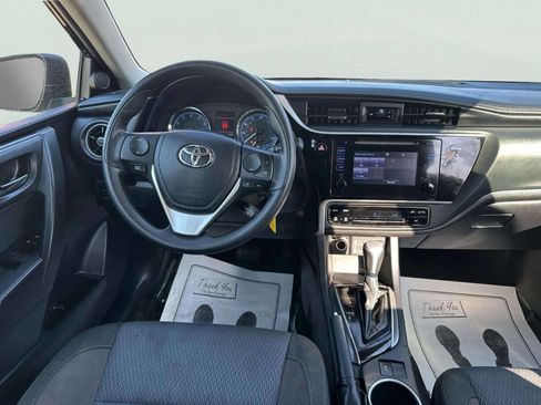 Used 2017 Toyota Corolla LE image 18