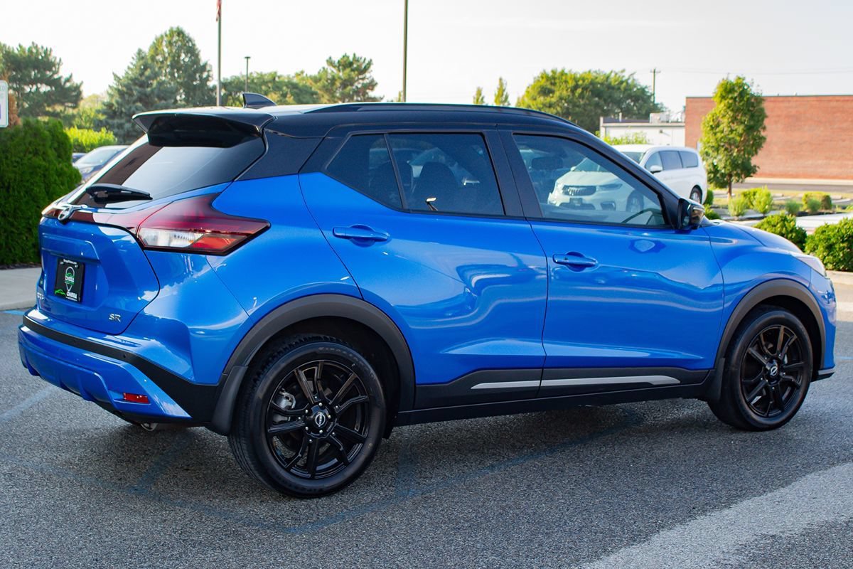 Used 2023 Nissan Kicks SR w/ SR Premium Package FWD image 10