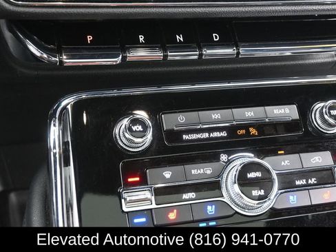 Used 2022 Lincoln Navigator Reserve AWD/4WD image 11