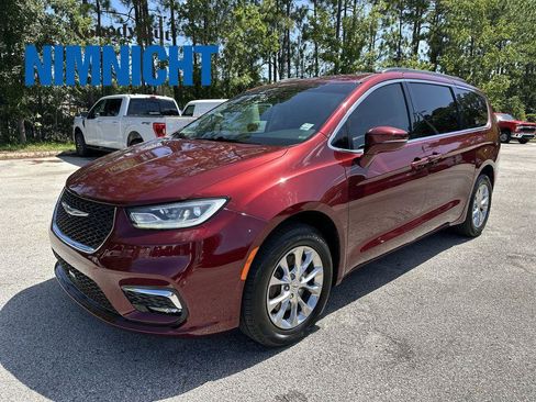 Used 2022 Chrysler Pacifica Touring-L AWD/4WD image 1