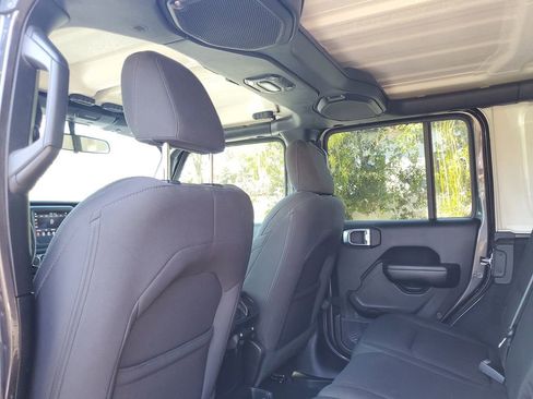 Used 2019 Jeep Wrangler Unlimited Sport S image 14