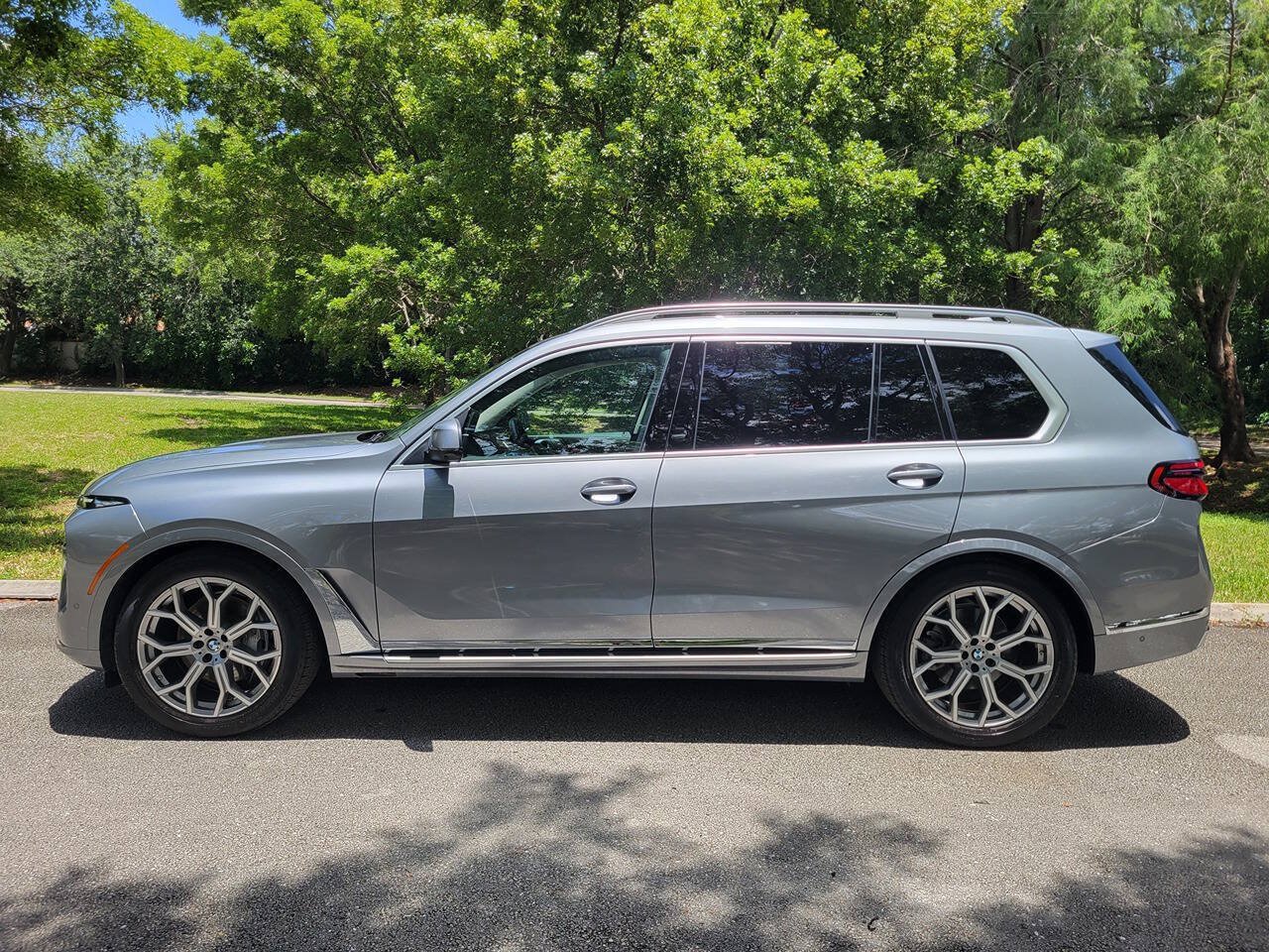 Used 2026 BMW X7 xDrive40i AWD/4WD image 4