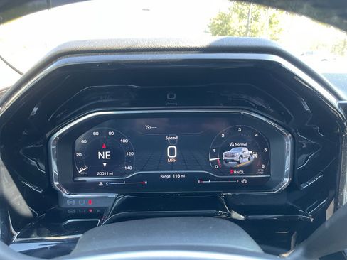 Used 2024 GMC Sierra 1500 SLE w/ X31 Off-Road Package image 19