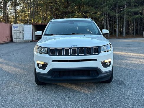 Used 2018 Jeep Compass Latitude w/ Cold Weather Group image 2
