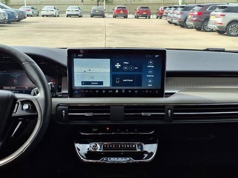 Certified 2023 Lincoln Corsair FWD w/ Equipment Group 101A image 8