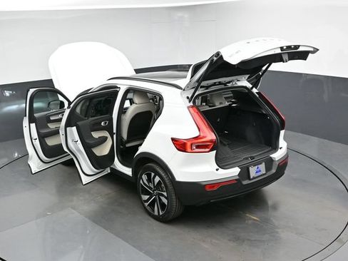 Used 2023 Volvo XC40 B5 Plus w/ Driver Assist Package AWD/4WD image 50