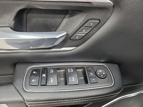 Used 2023 RAM 1500 Laramie AWD/4WD image 38