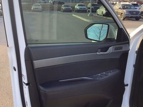 Used 2021 Hyundai Palisade SEL w/ Premium Package image 17