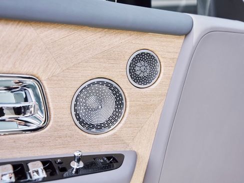Used 2025 Rolls-Royce Phantom Sedan RWD image 39