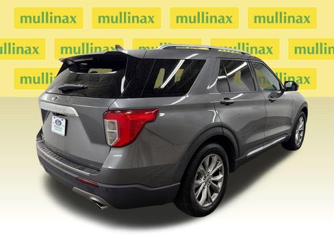 Used 2021 Ford Explorer Limited w/ Equipment Group 301A RWD image 6