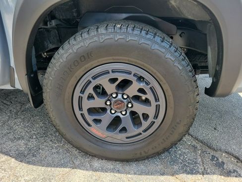 Used 2025 Nissan Frontier Pro-X w/ Pro Convenience Package RWD image 25