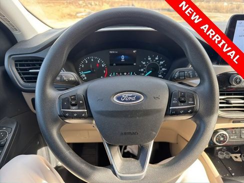 Used 2021 Ford Escape SE w/ SE Sport Appearance Package image 11