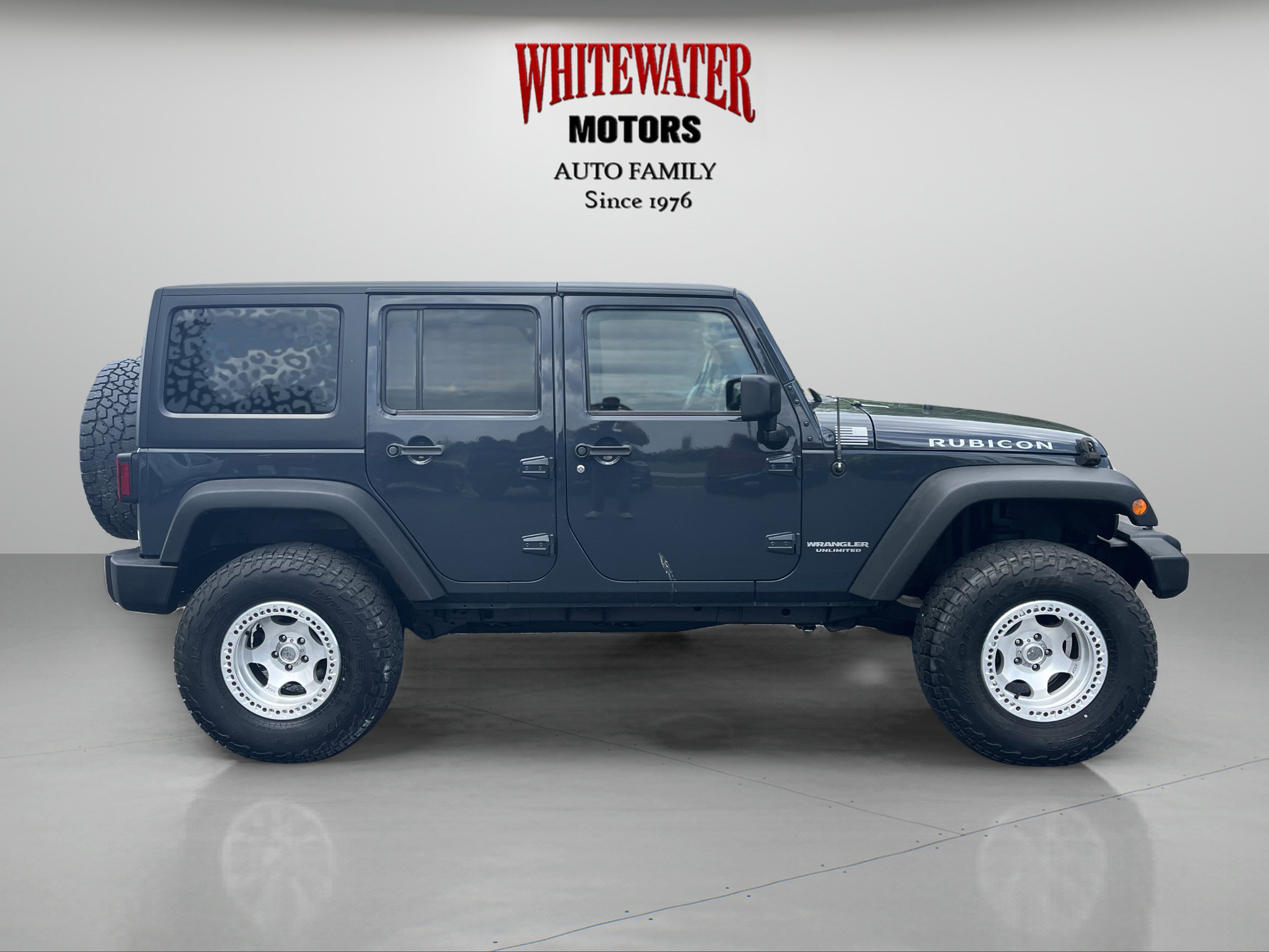 Used 2017 Jeep Wrangler Unlimited Rubicon w/ Connectivity Group AWD/4WD image 6