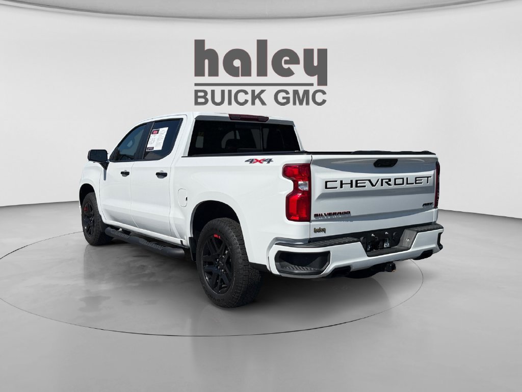 Used 2024 Chevrolet Silverado 1500 RST w/ Redline Edition AWD/4WD image 3