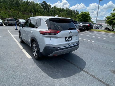 Used 2022 Nissan Rogue SV FWD image 5