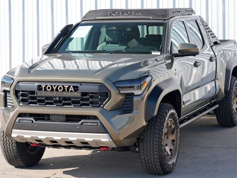 Used 2025 Toyota Tacoma 4x4 Double Cab Hybrid w/ Tow Tech Package image 51