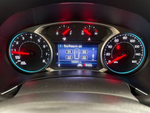 Used 2020 Chevrolet Equinox LT w/ Sport Edition image 14