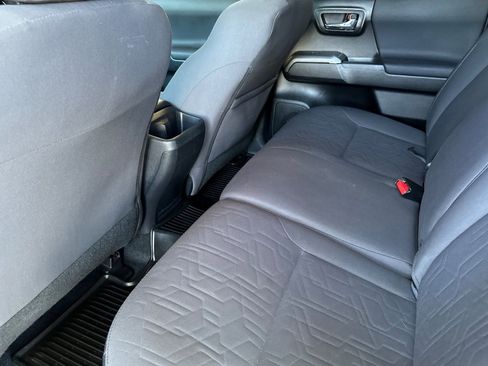 Used 2019 Toyota Tacoma TRD Sport w/ Exterior Package RWD image 12