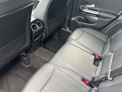 Used 2021 Mercedes-Benz GLA 250 image 13