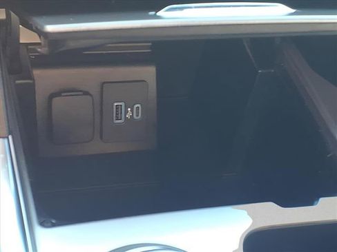 Used 2020 Ford Explorer Platinum w/ Premium Technology Package image 12