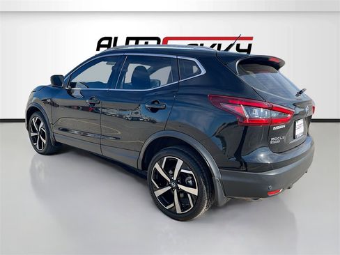 Used 2021 Nissan Rogue Sport SL w/ Premium Package image 5