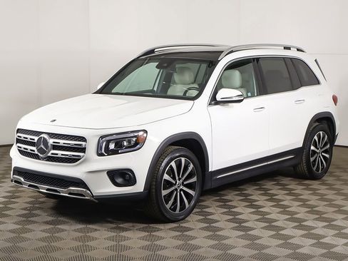 Used 2022 Mercedes-Benz GLB 250 4MATIC image 9