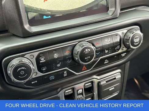 Used 2022 Jeep Wrangler Unlimited Sahara w/ Cold Weather Group image 7