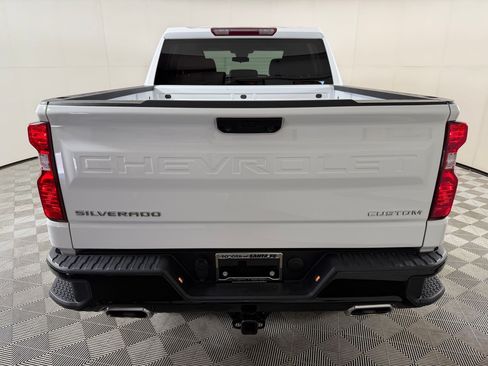 Used 2023 Chevrolet Silverado 1500 Custom Trail Boss AWD/4WD image 10
