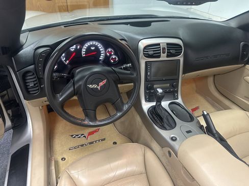 Used 2005 Chevrolet Corvette 2dr Convertible w/ Preferred Equipment Group image 12
