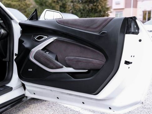 Used 2018 Chevrolet Camaro ZL1 image 23