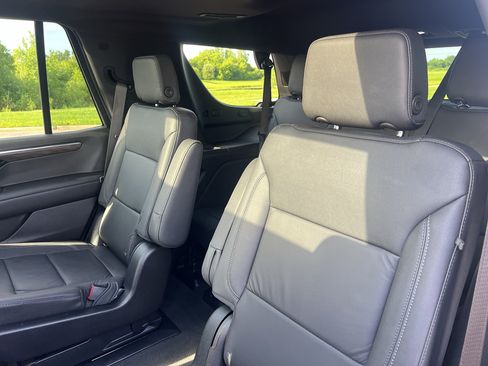 Used 2025 Chevrolet Tahoe Z71 w/ Comfort Package AWD/4WD image 38