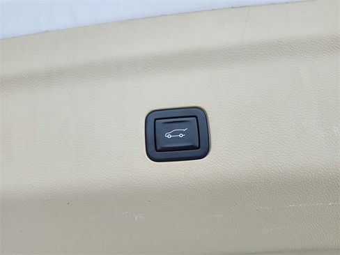 Used 2021 Cadillac Escalade ESV Premium Luxury w/ Performance Package image 47