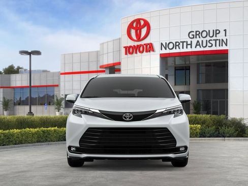New 2026 Toyota Sienna XLE FWD image 17