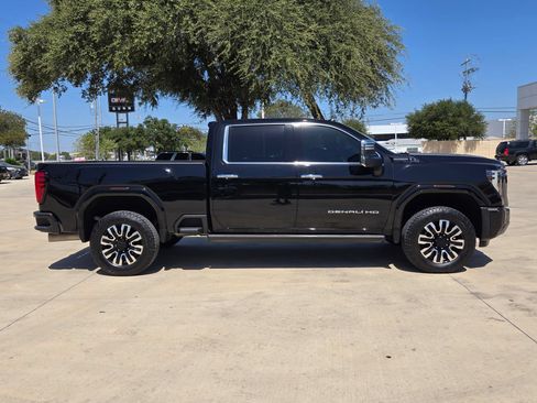 Used 2024 GMC Sierra 2500 Denali Ultimate AWD/4WD image 8