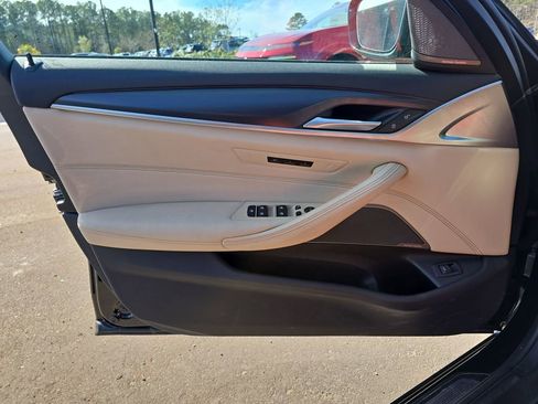 Used 2022 BMW 530i 530i w/ M Sport Package image 32