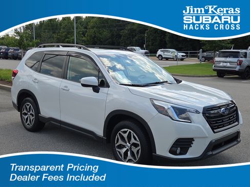 Used 2023 Subaru Forester Premium AWD/4WD image 1
