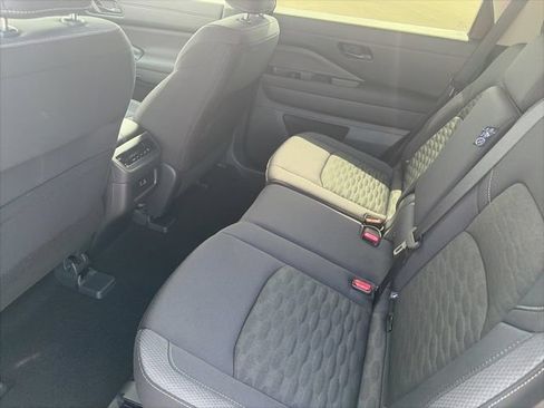 Used 2025 Nissan Pathfinder SV AWD/4WD image 11